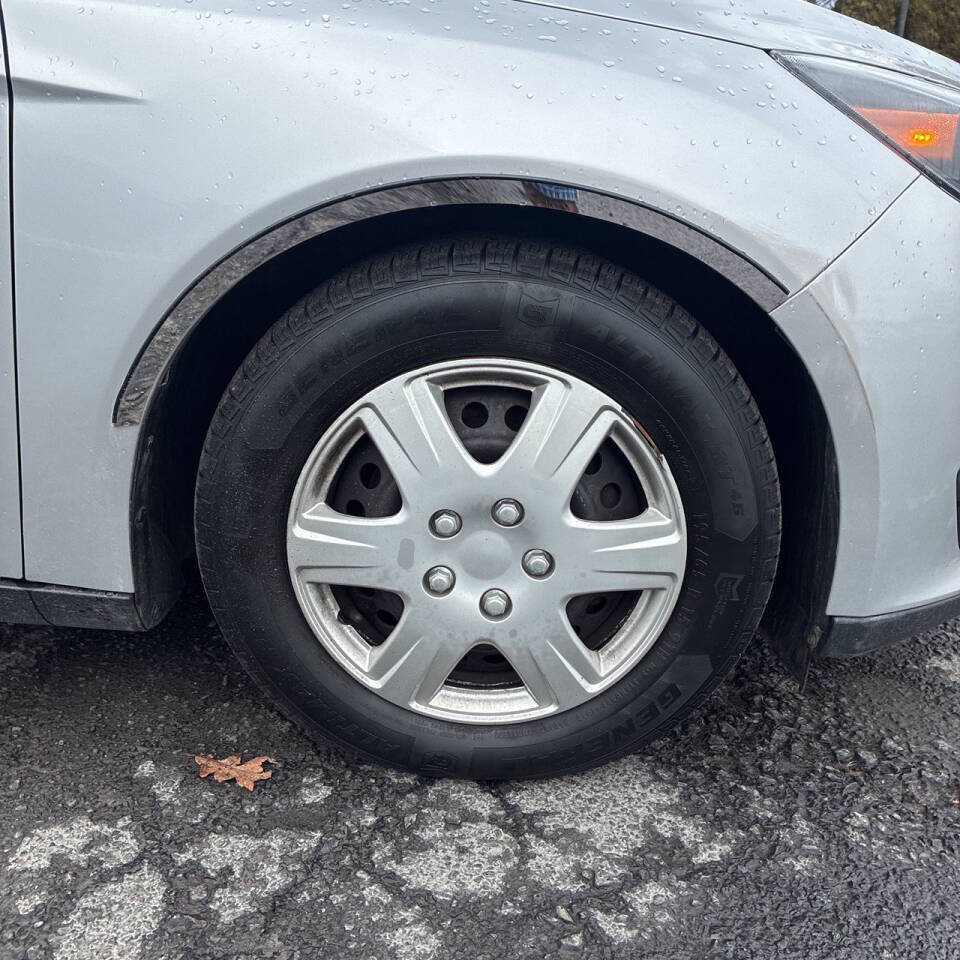 Used 2017 Ford Focus S FWD image 13