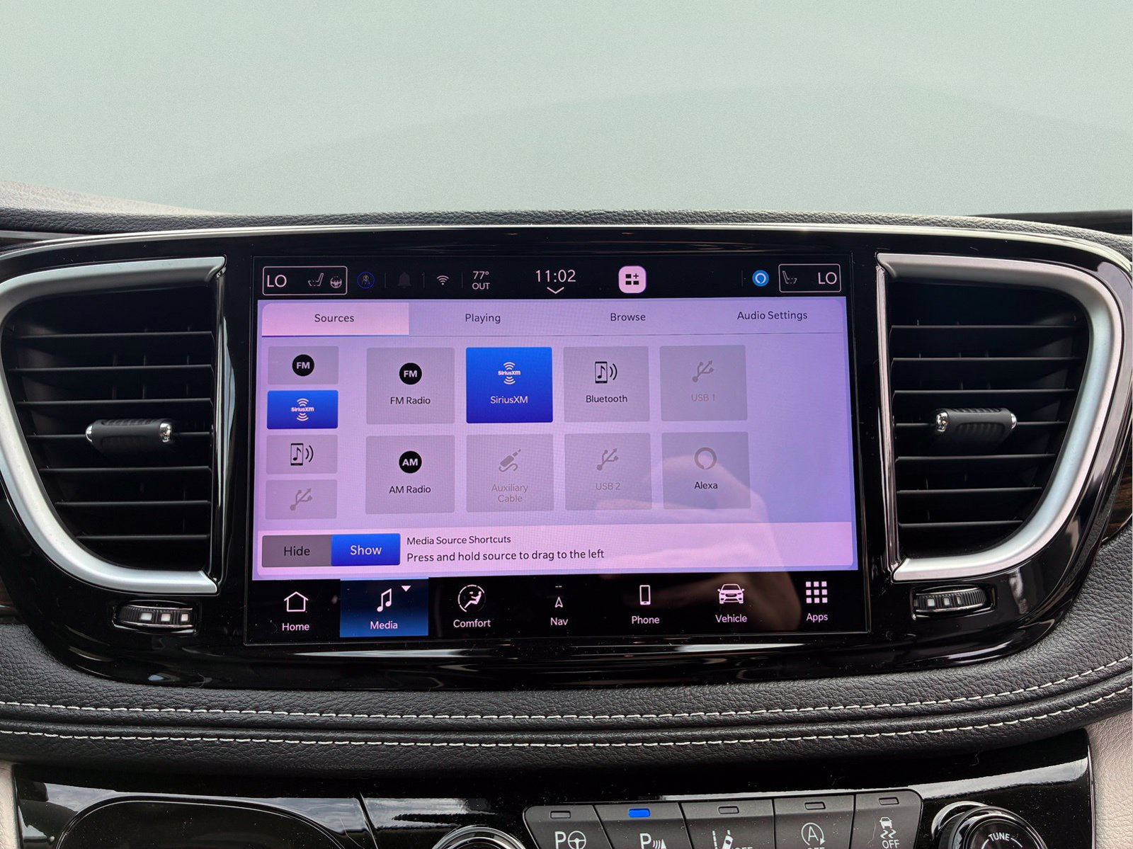 Certified 2024 Chrysler Pacifica Limited AWD/4WD image 29