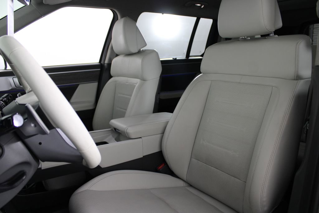 Used 2024 Hyundai Santa Fe Limited FWD image 20