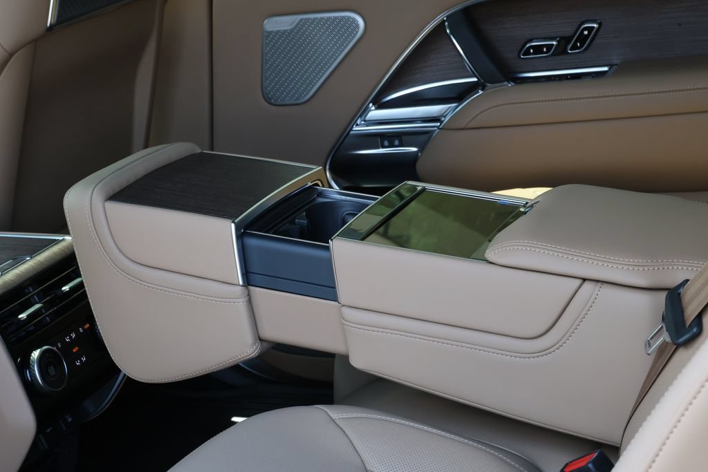 New 2026 Land Rover Range Rover Long Wheelbase Autobiography AWD/4WD image 19