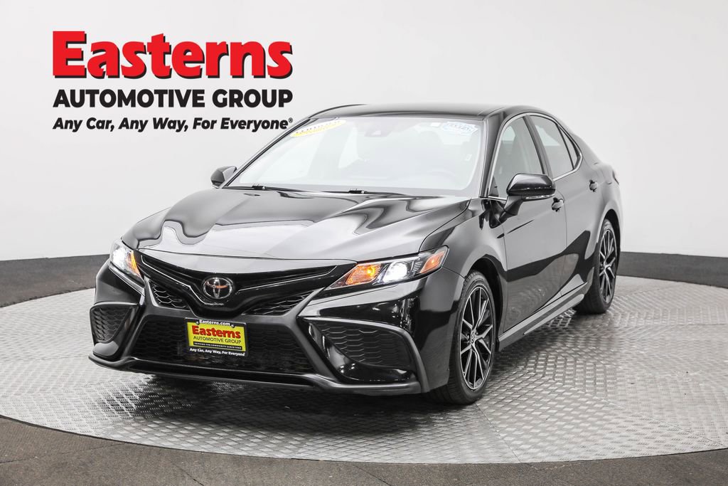 Used 2024 Toyota Camry SE video 1