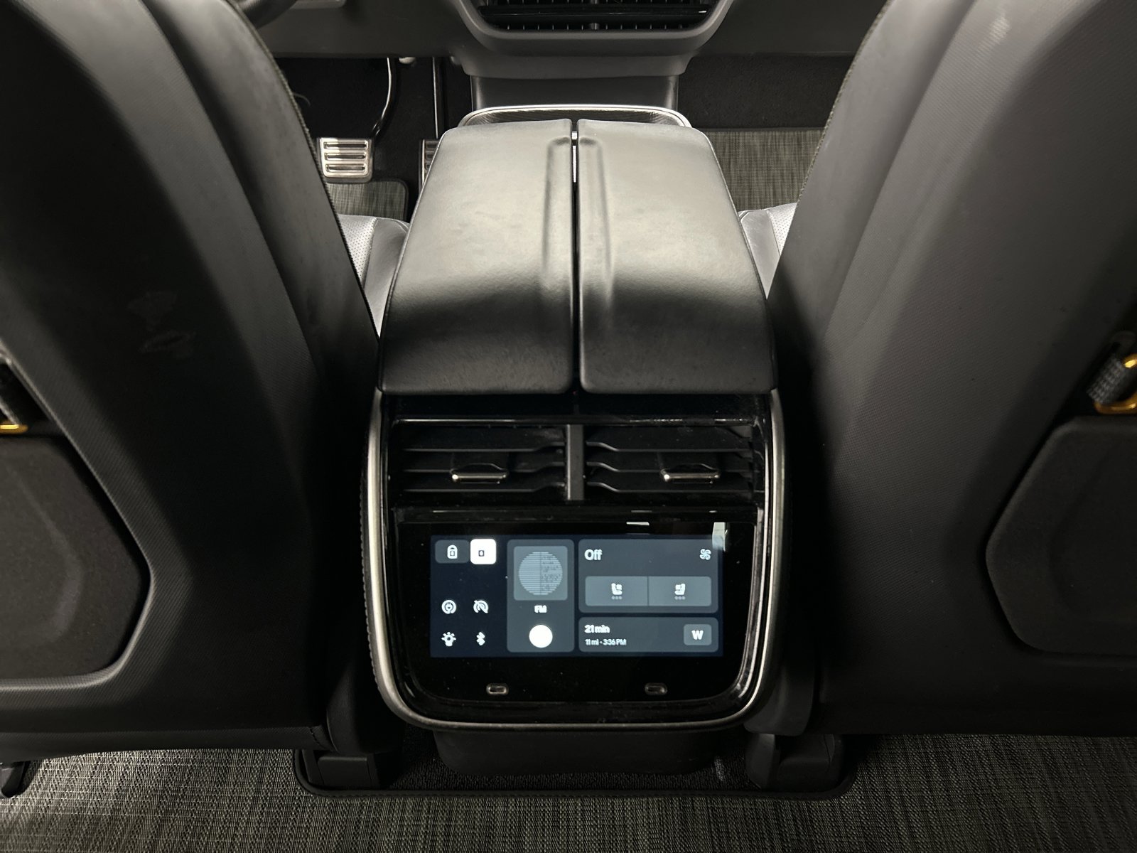 Used 2023 Rivian R1T Adventure image 28