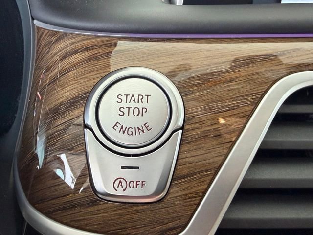 Used 2019 BMW 740i w/ Executive Package image 23