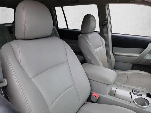 Used 2012 Toyota Highlander 4WD w/ Tech Pkg image 15
