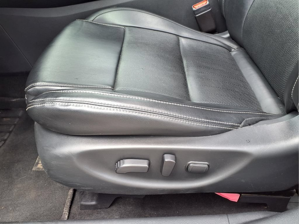 Used 2023 Nissan Maxima SL FWD image 11