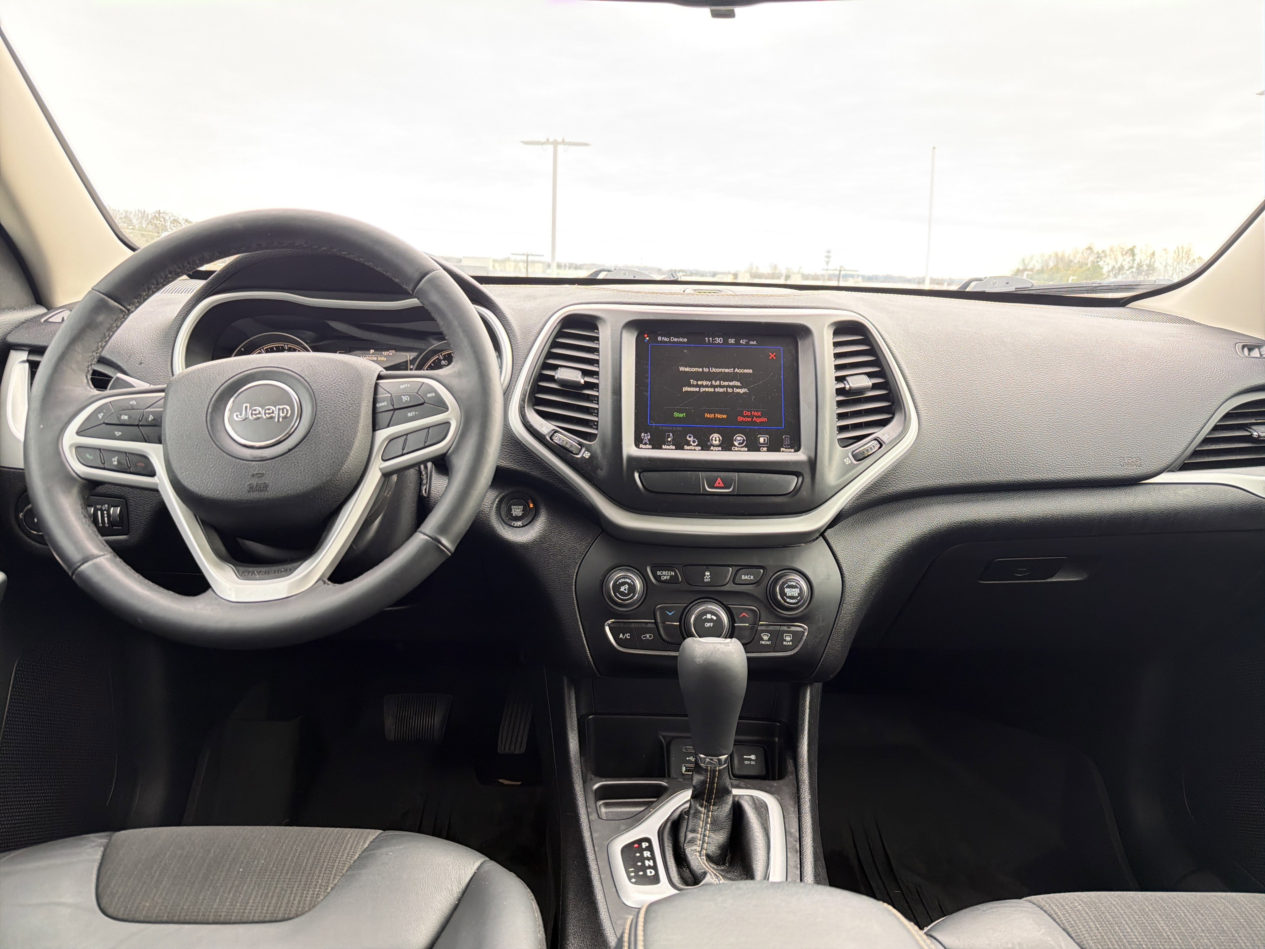 Used 2018 Jeep Cherokee Latitude Plus image 28