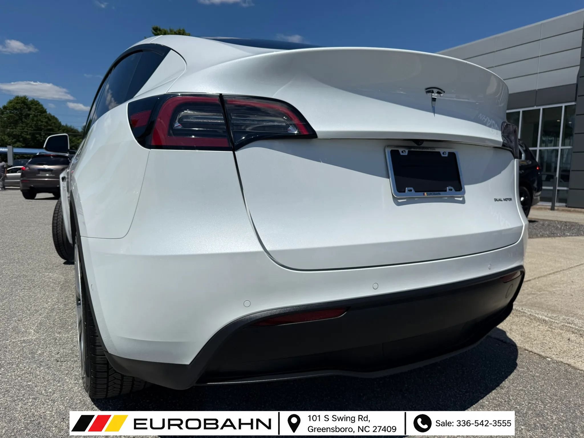 Used 2022 Tesla Model Y Long Range AWD/4WD image 3