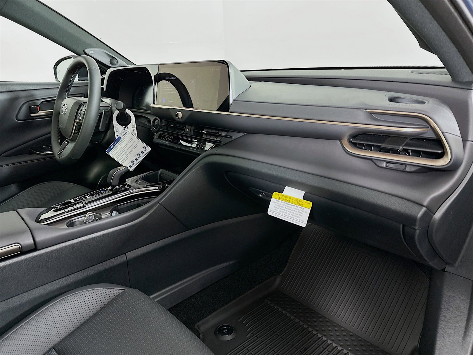 New 2025 Toyota Crown Signia Limited image 31