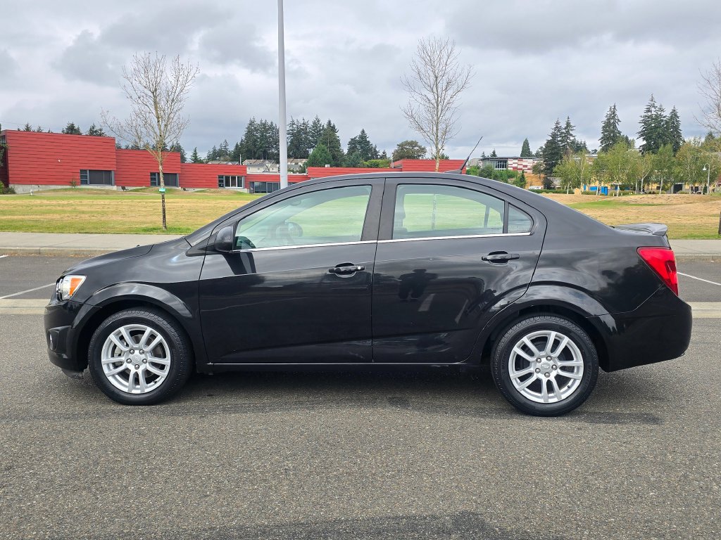 Used 2014 Chevrolet Sonic LT w/ Wheels and Fog Lamp Package FWD image 2