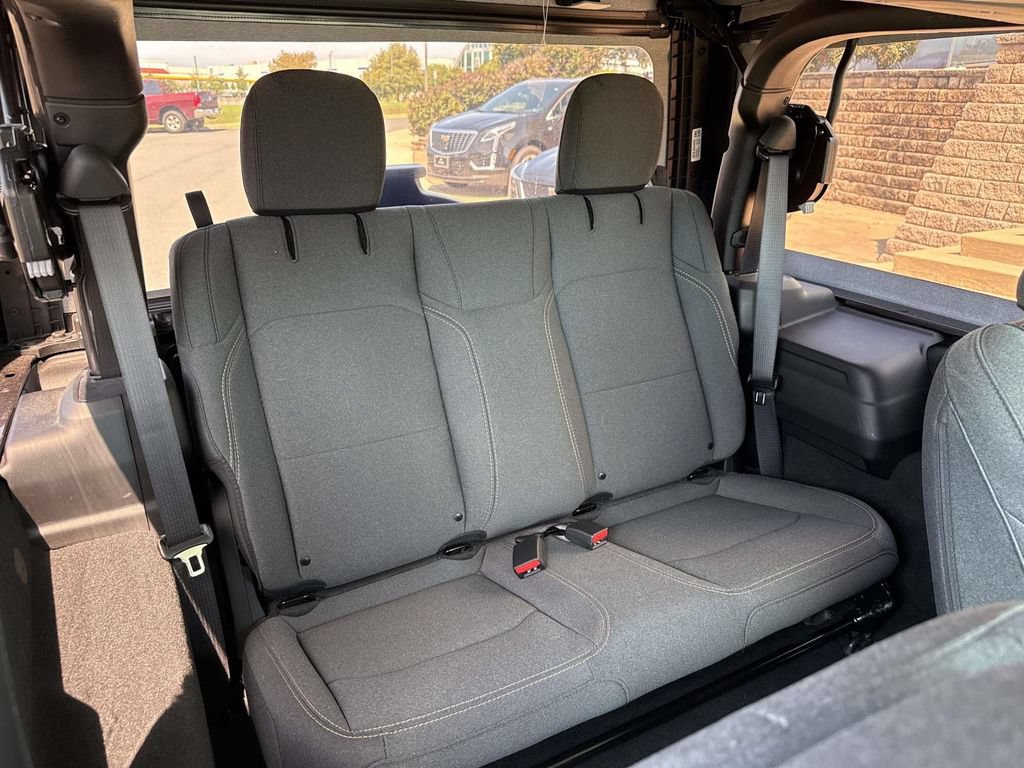 Used 2025 Jeep Wrangler Sport AWD/4WD image 11