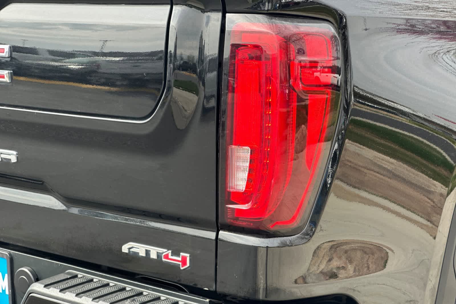 Used 2020 GMC Sierra 1500 AT4 w/ Off Road Performance Package AWD/4WD image 26