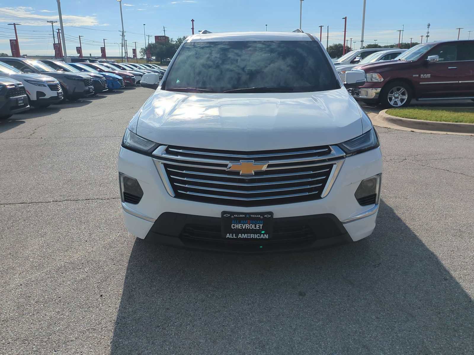 Used 2023 Chevrolet Traverse Premier image 3
