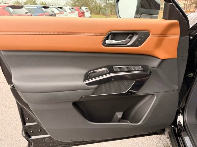 New 2026 Nissan Pathfinder Platinum image 10