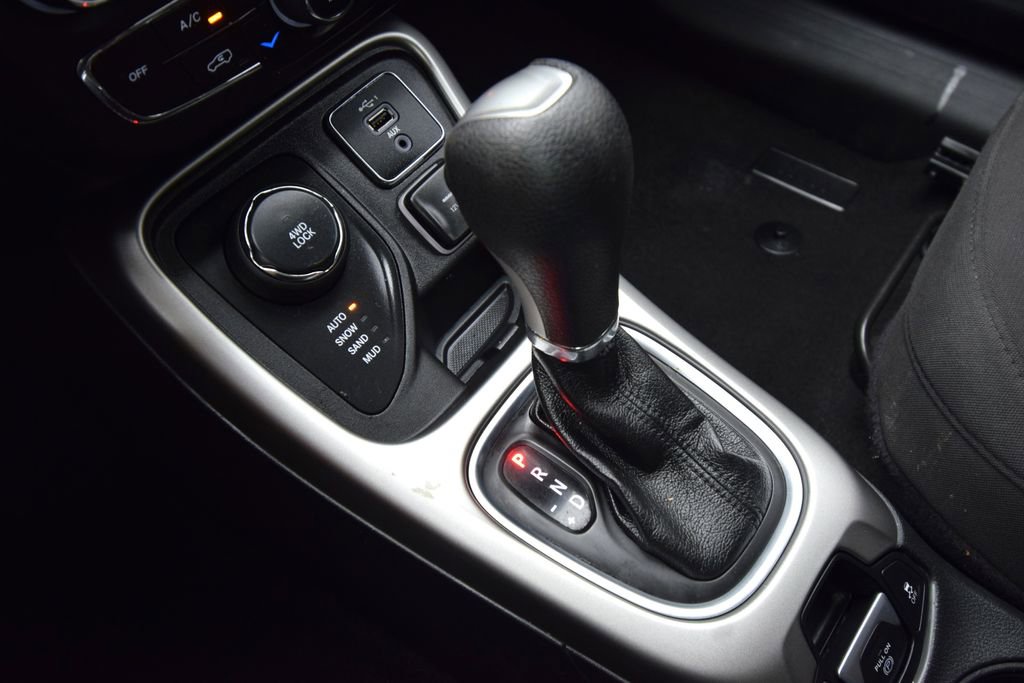 Used 2020 Jeep Compass Sport image 24