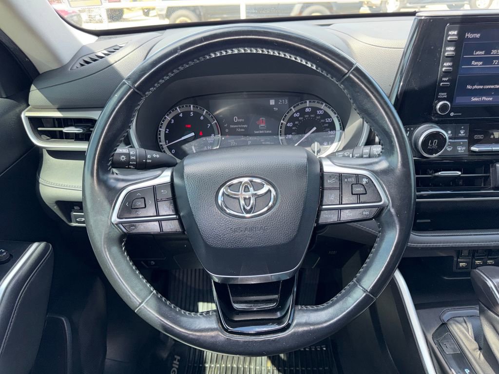 Used 2020 Toyota Highlander XLE FWD image 28
