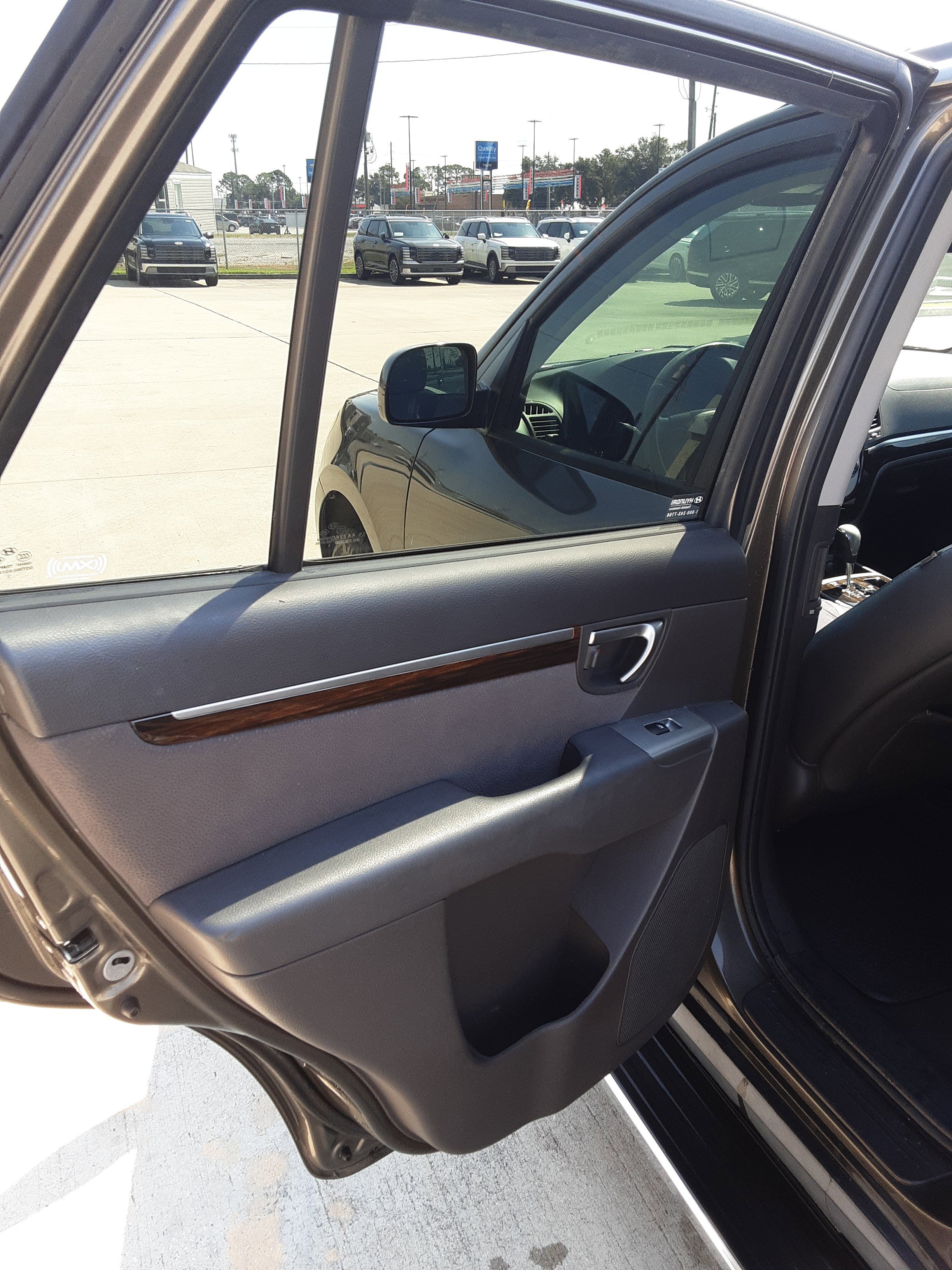 Used 2012 Hyundai Santa Fe SE image 11