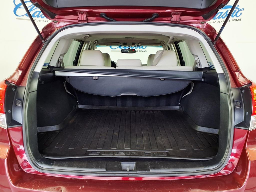 Used 2011 Subaru Outback 3.6R Limited AWD/4WD image 9