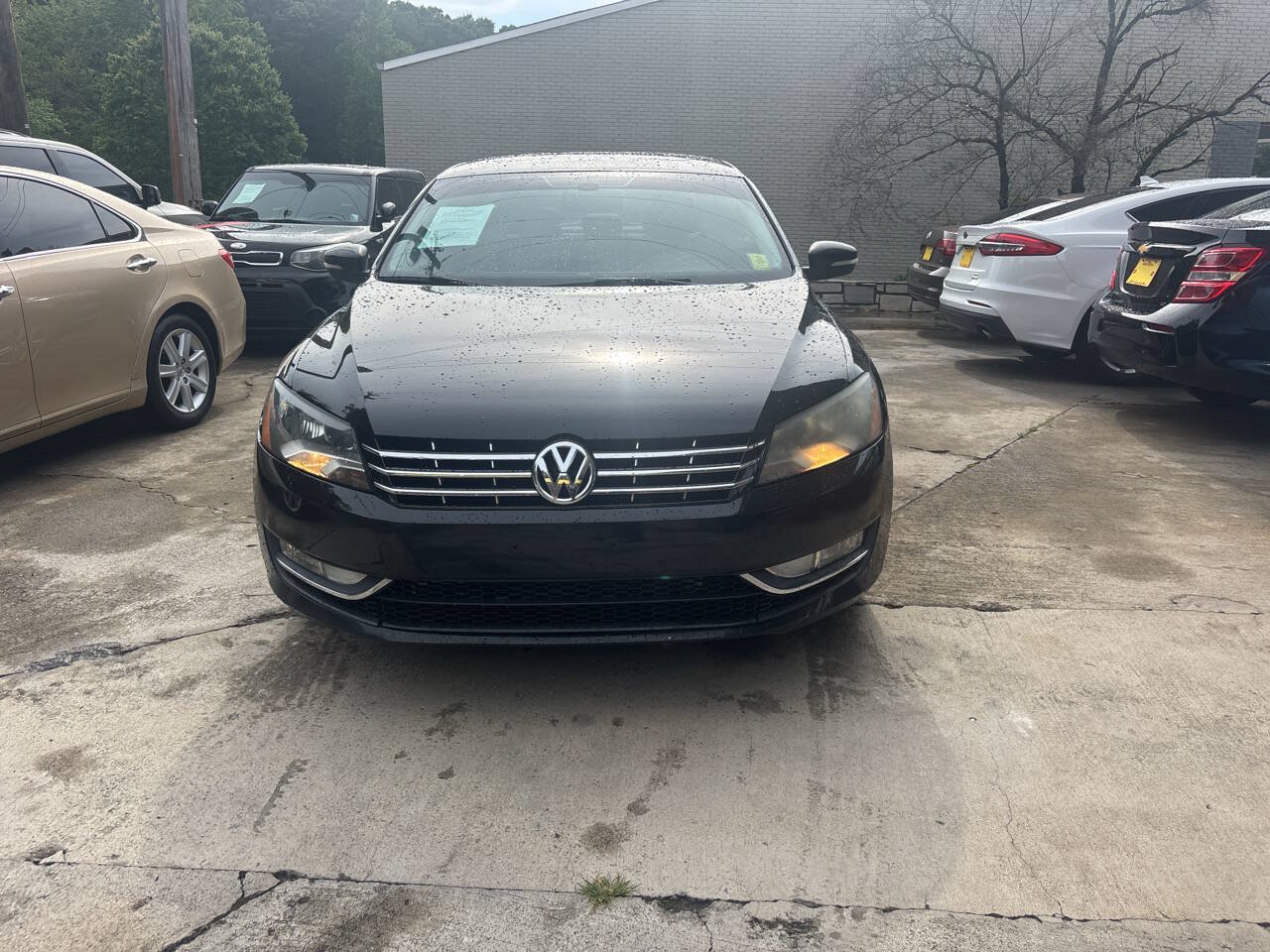 Used 2015 Volkswagen Passat 1.8T SEL Premium FWD image 3