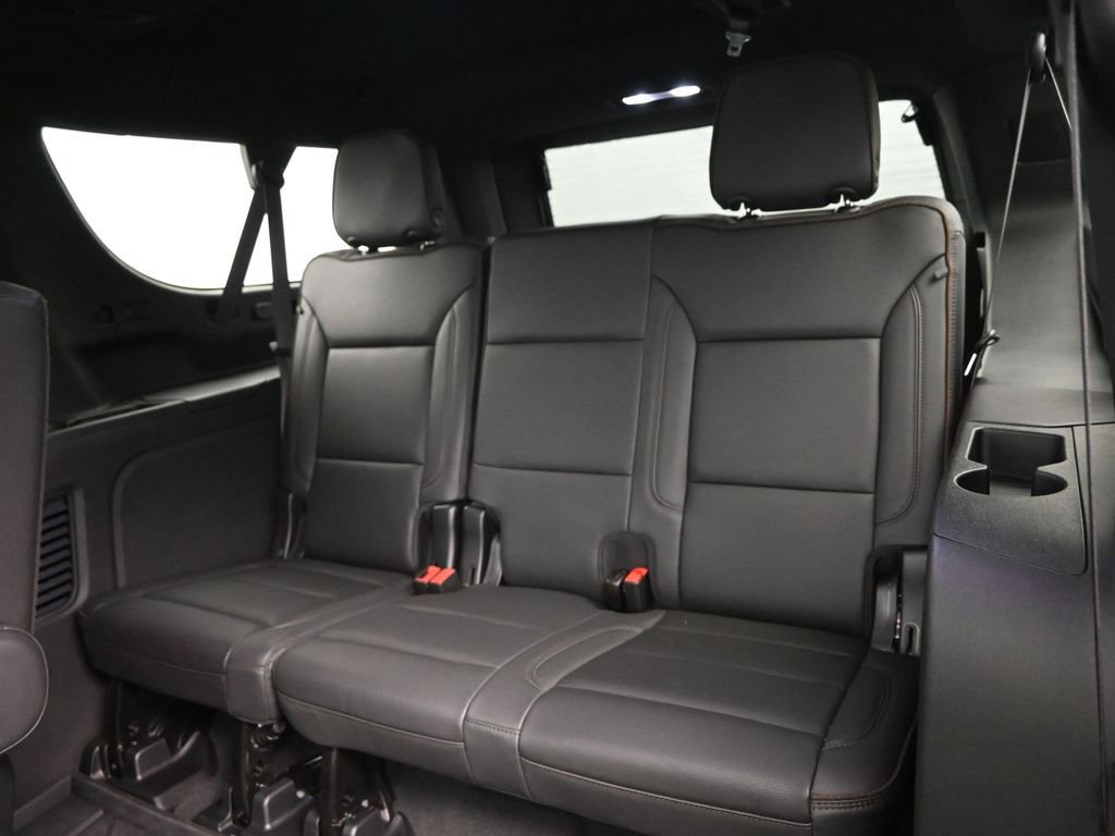 Used 2024 Chevrolet Suburban High Country w/ Advanced Technology Package image 30