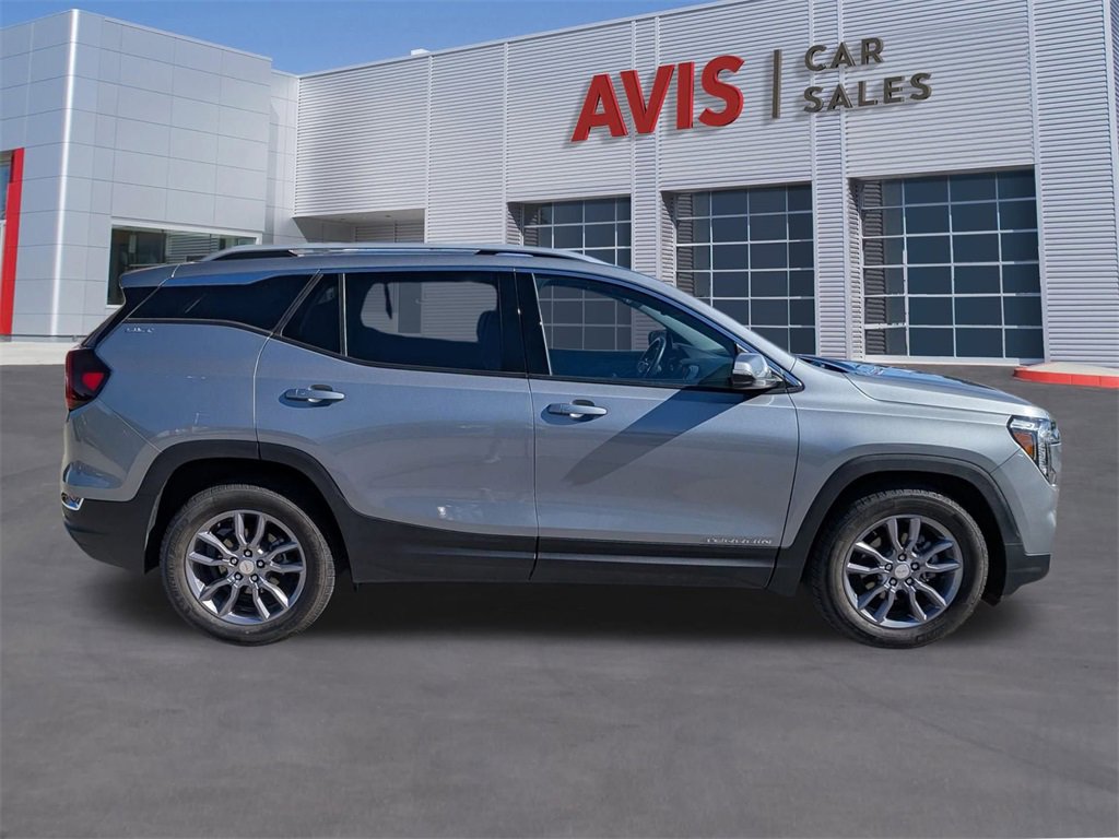 Used 2024 GMC Terrain SLT image 5