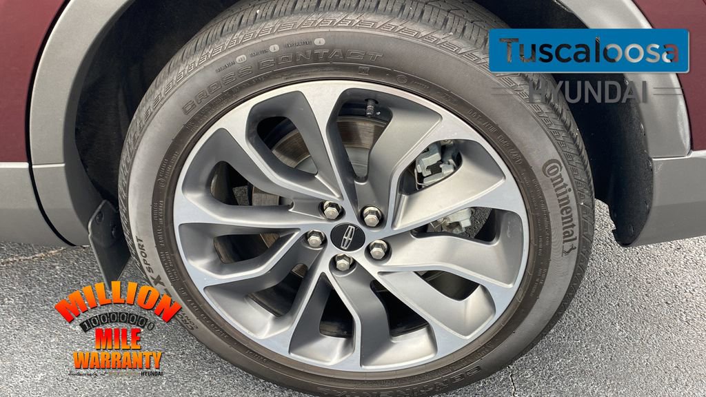 Used 2022 Lincoln Nautilus Reserve w/ Equipment Group 201A image 12