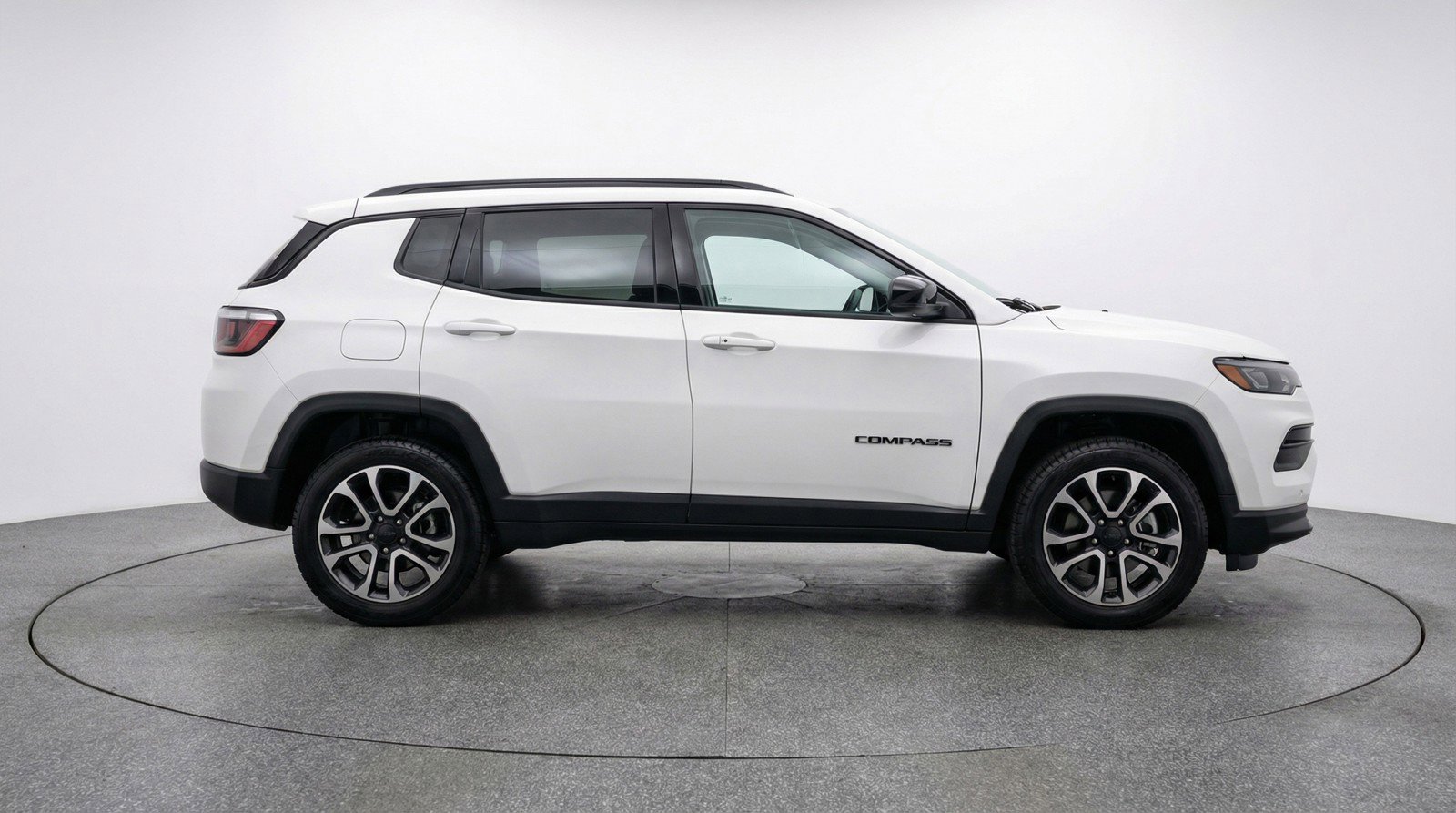 Used 2025 Jeep Compass Trailhawk AWD/4WD image 11