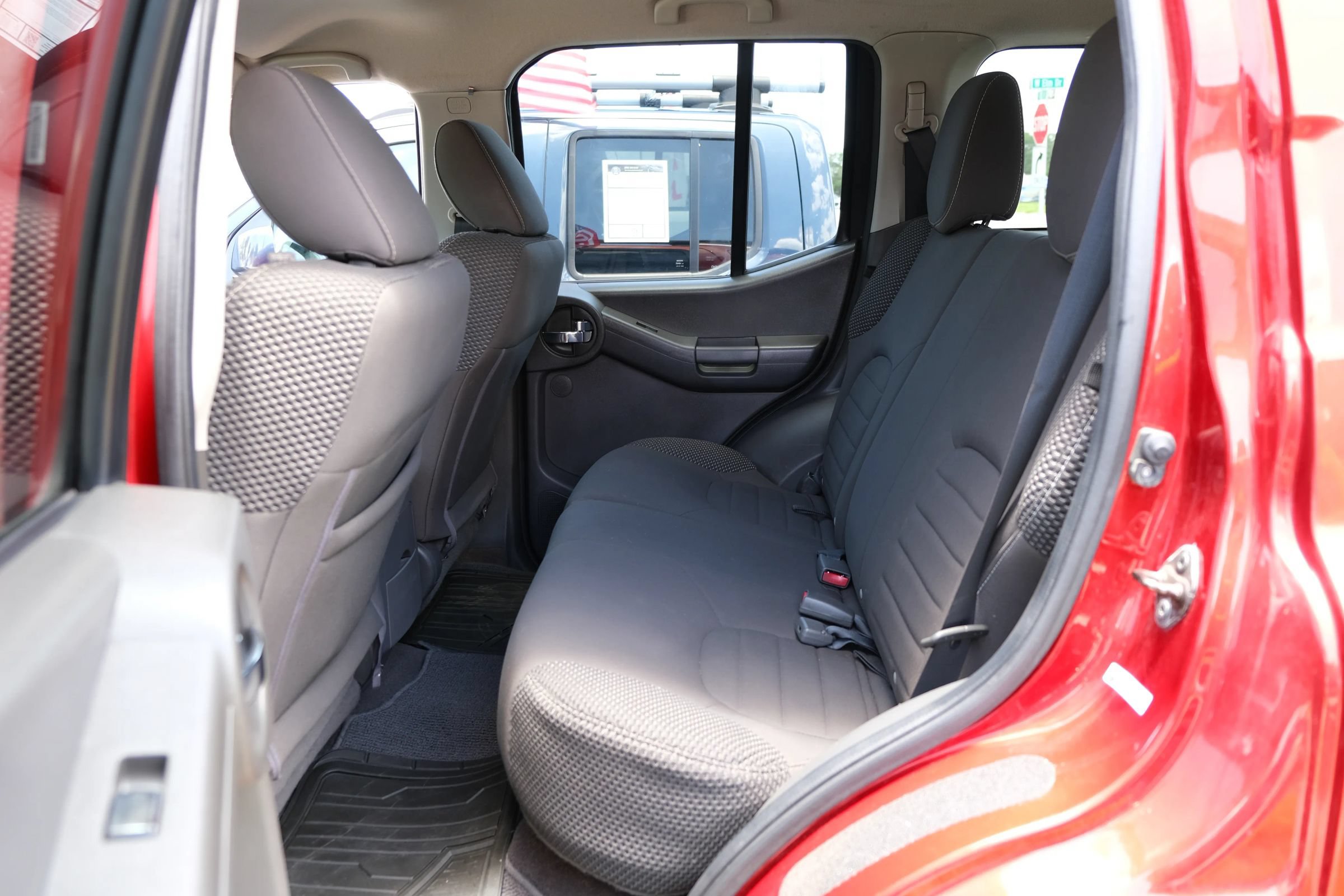Used 2015 Nissan Xterra PRO-4X AWD/4WD image 12