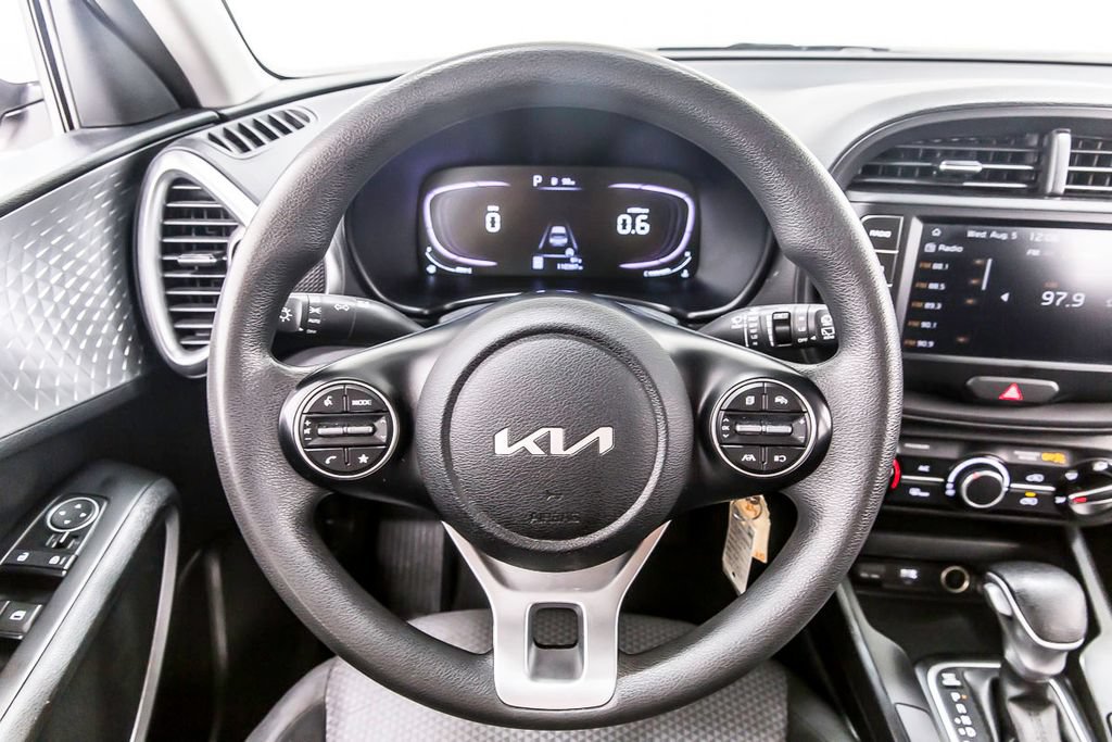 Used 2024 Kia Soul LX w/ Option Group 015 FWD image 20
