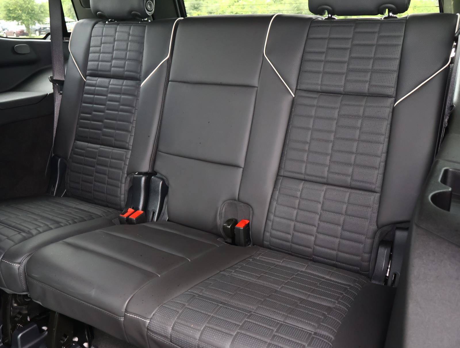 Used 2025 Cadillac Escalade Sport Platinum w/ LPO, Floor Liner Package AWD/4WD image 30