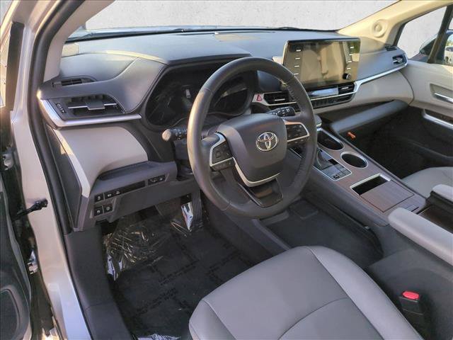 Used 2024 Toyota Sienna XLE w/ XLE Plus Package FWD image 10