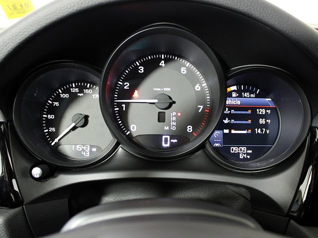 Certified 2024 Porsche Macan image 18