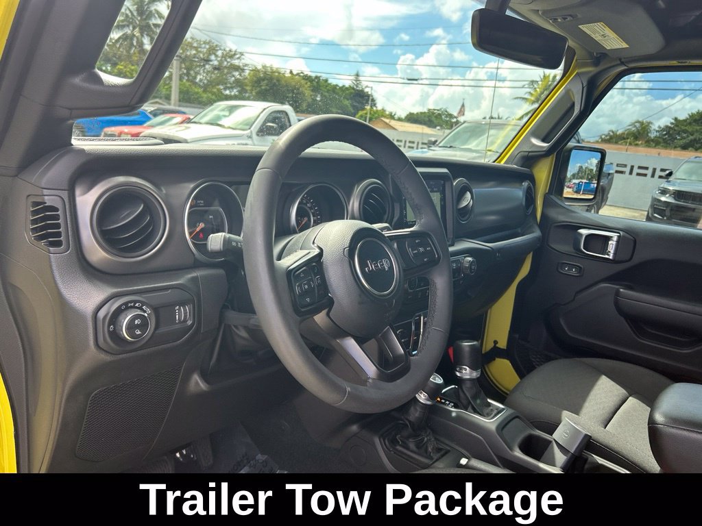 Used 2023 Jeep Gladiator Sport AWD/4WD image 11