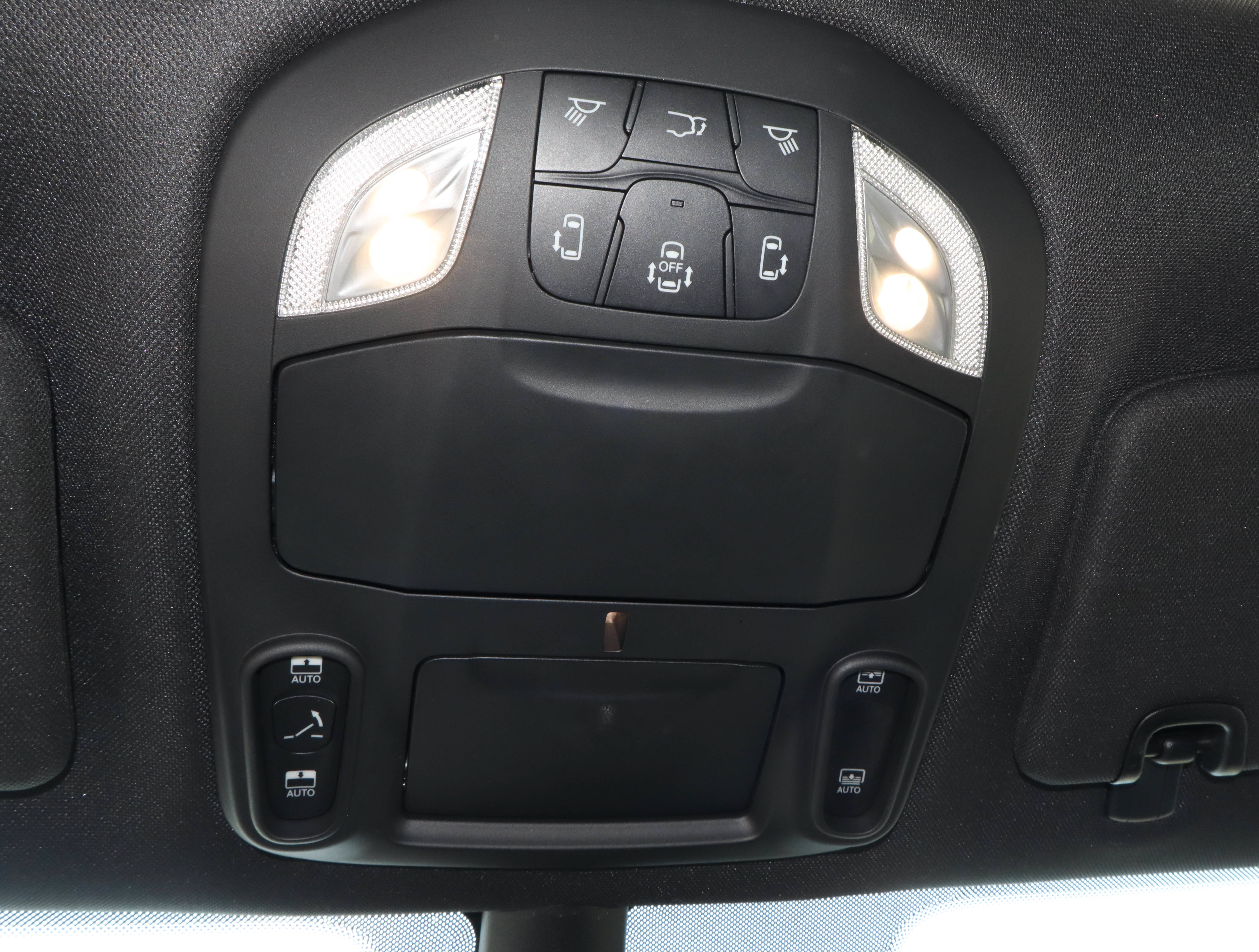 Used 2025 Chrysler Pacifica Limited FWD image 21