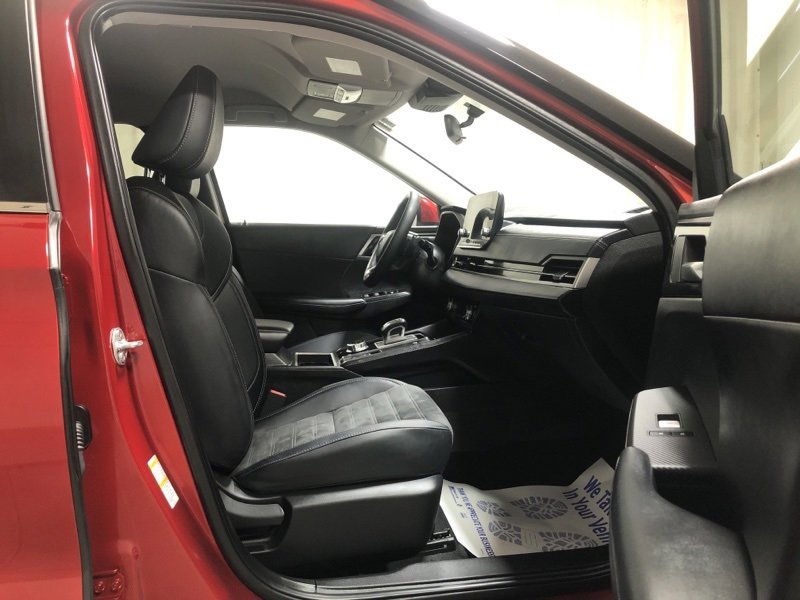 Used 2024 Mitsubishi Outlander SE image 13