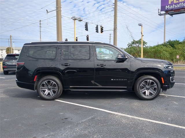 Used 2024 Jeep Wagoneer Series II w/ Flexible Seating Group image 7