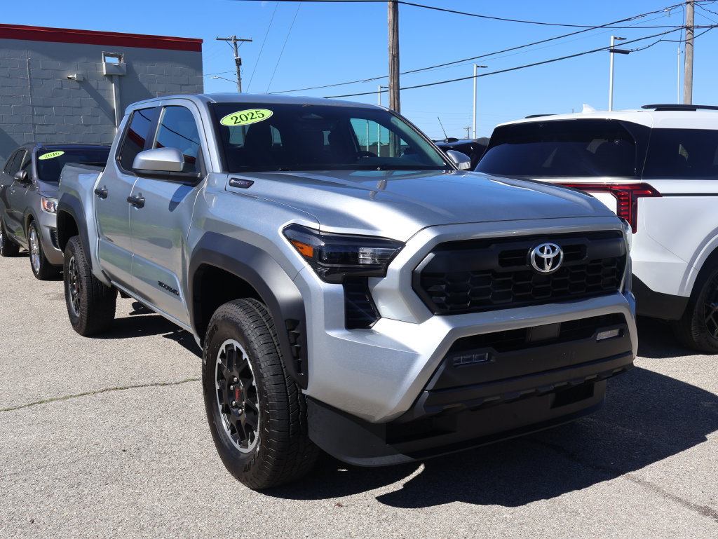 Used 2025 Toyota Tacoma TRD Off-Road AWD/4WD image 5