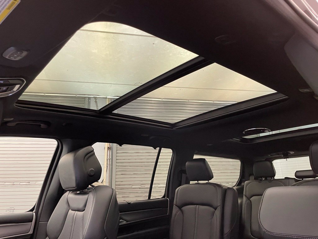 New 2026 Jeep Grand Wagoneer Limited AWD/4WD image 18