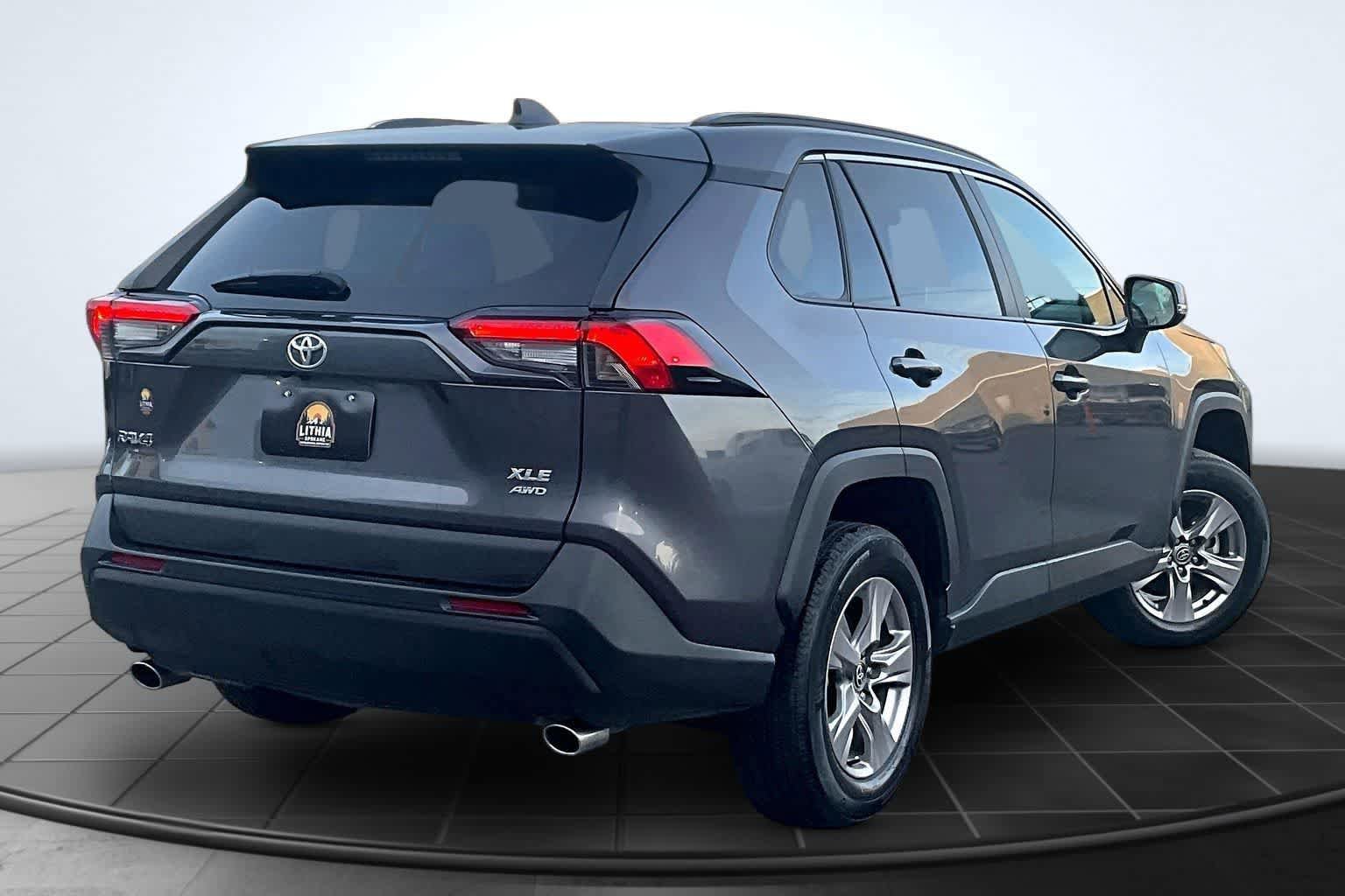 Used 2024 Toyota RAV4 XLE w/ Convenience Package image 23
