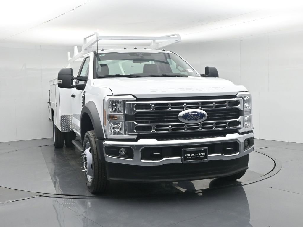New 2025 Ford F450 XL w/ XL Chrome Package RWD image 32