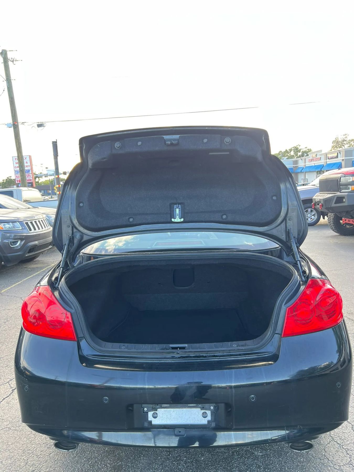 Used 2012 INFINITI G37 x Sedan w/ Premium Pkg image 18