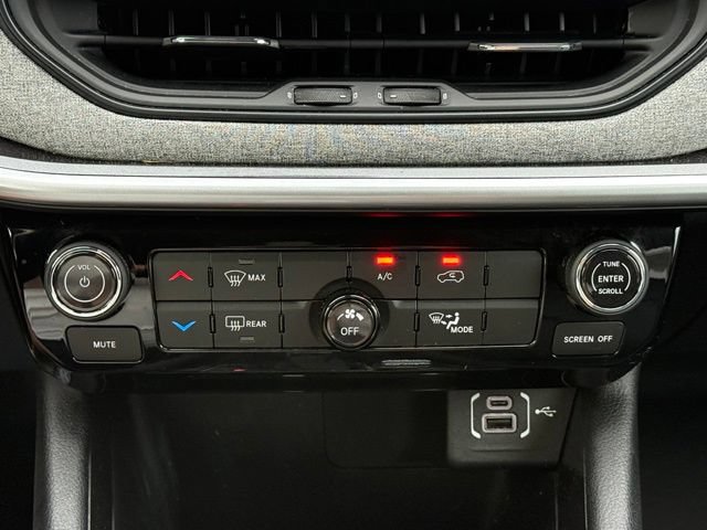 Used 2022 Jeep Compass Latitude AWD/4WD image 17
