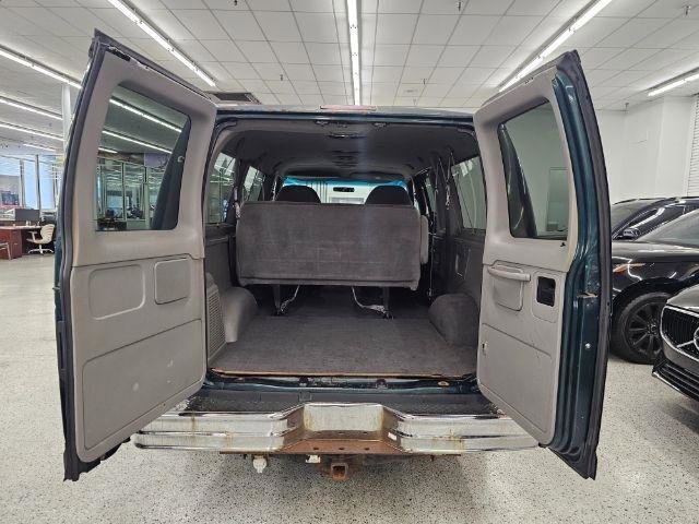 Used 2000 Ford E-150 and Econoline 150 Wagon image 28