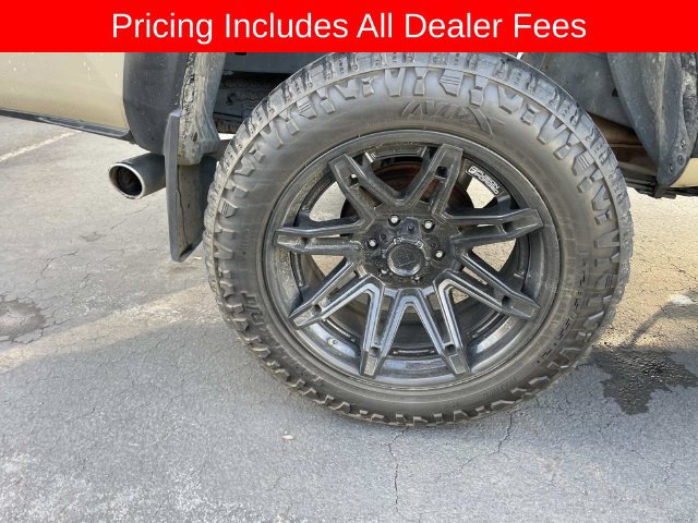 Used 2018 Toyota Tacoma TRD Off-Road AWD/4WD image 11