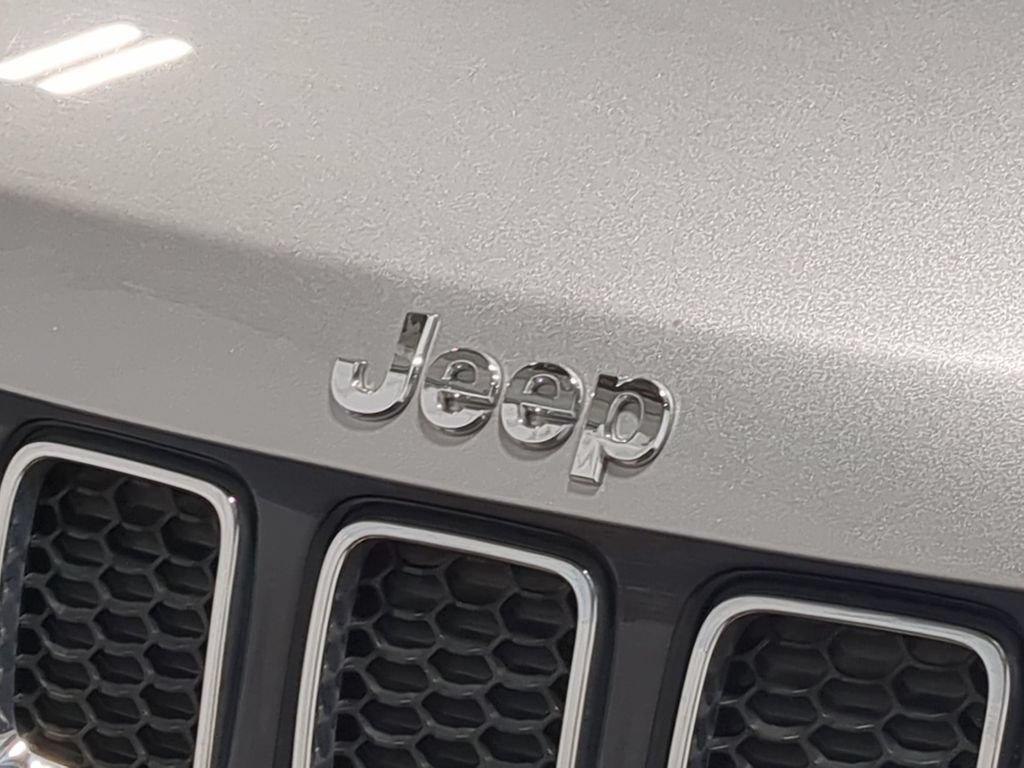 Used 2020 Jeep Compass Latitude w/ Cold Weather Group AWD/4WD image 15