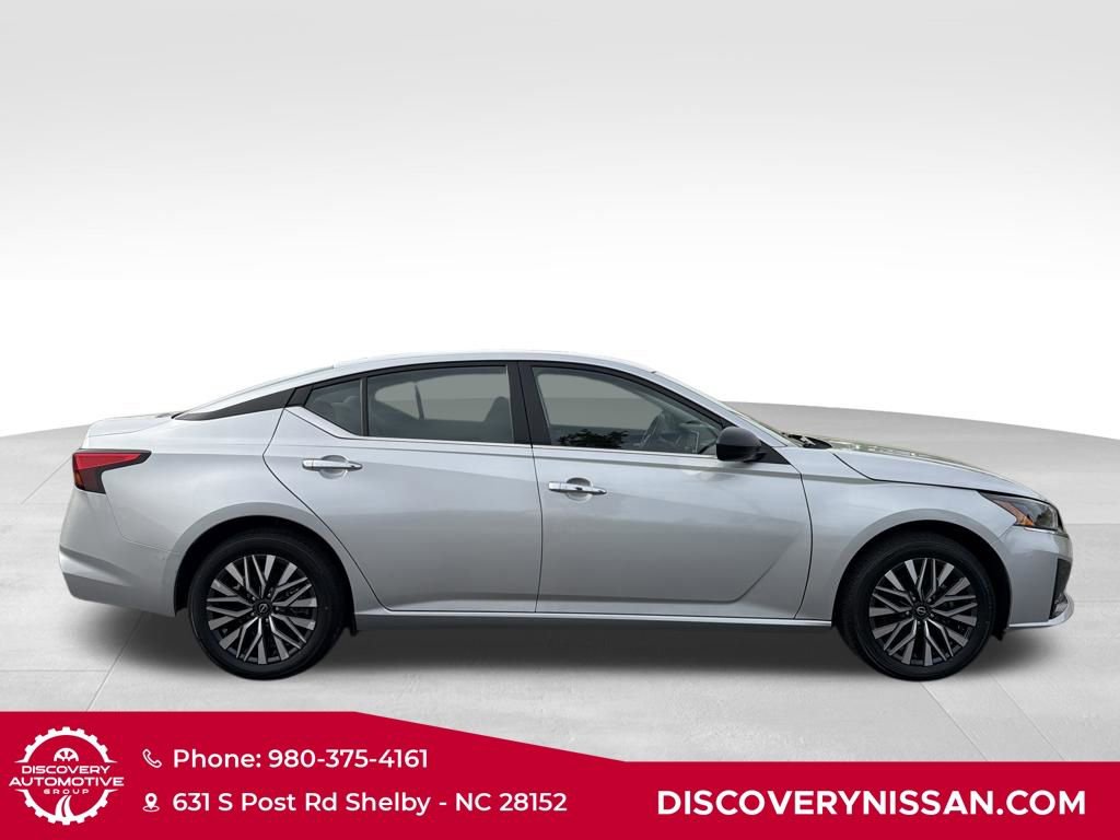 Certified 2025 Nissan Altima 2.5 SV AWD/4WD image 5