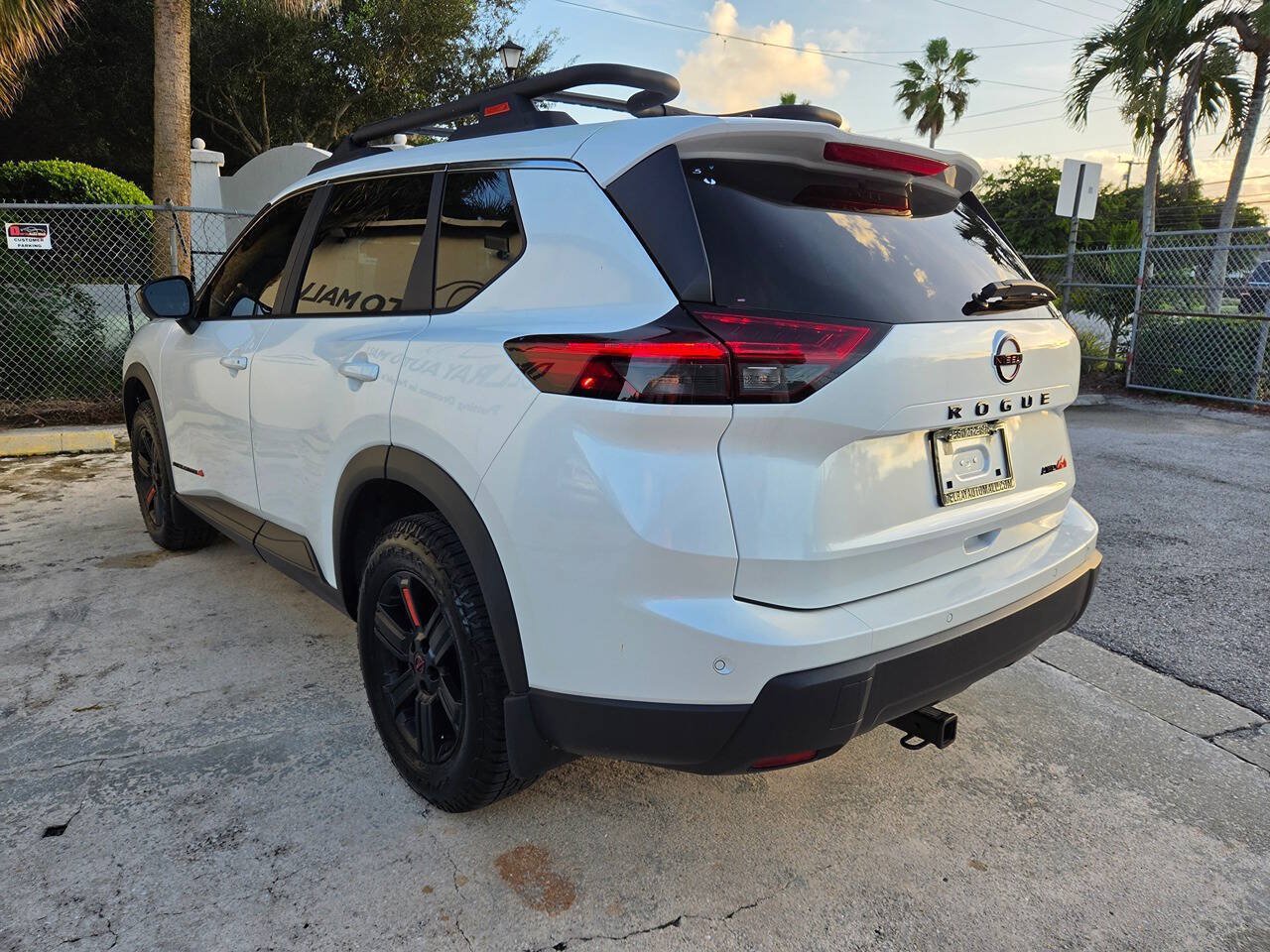 Used 2026 Nissan Rogue SV AWD/4WD image 7