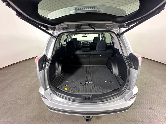 Used 2016 Toyota RAV4 XLE AWD/4WD image 13