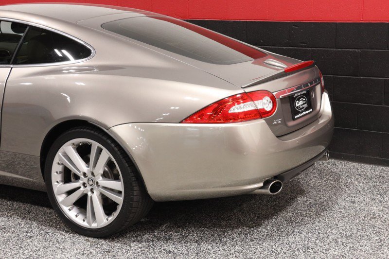 Used 2010 Jaguar XK Coupe RWD image 25