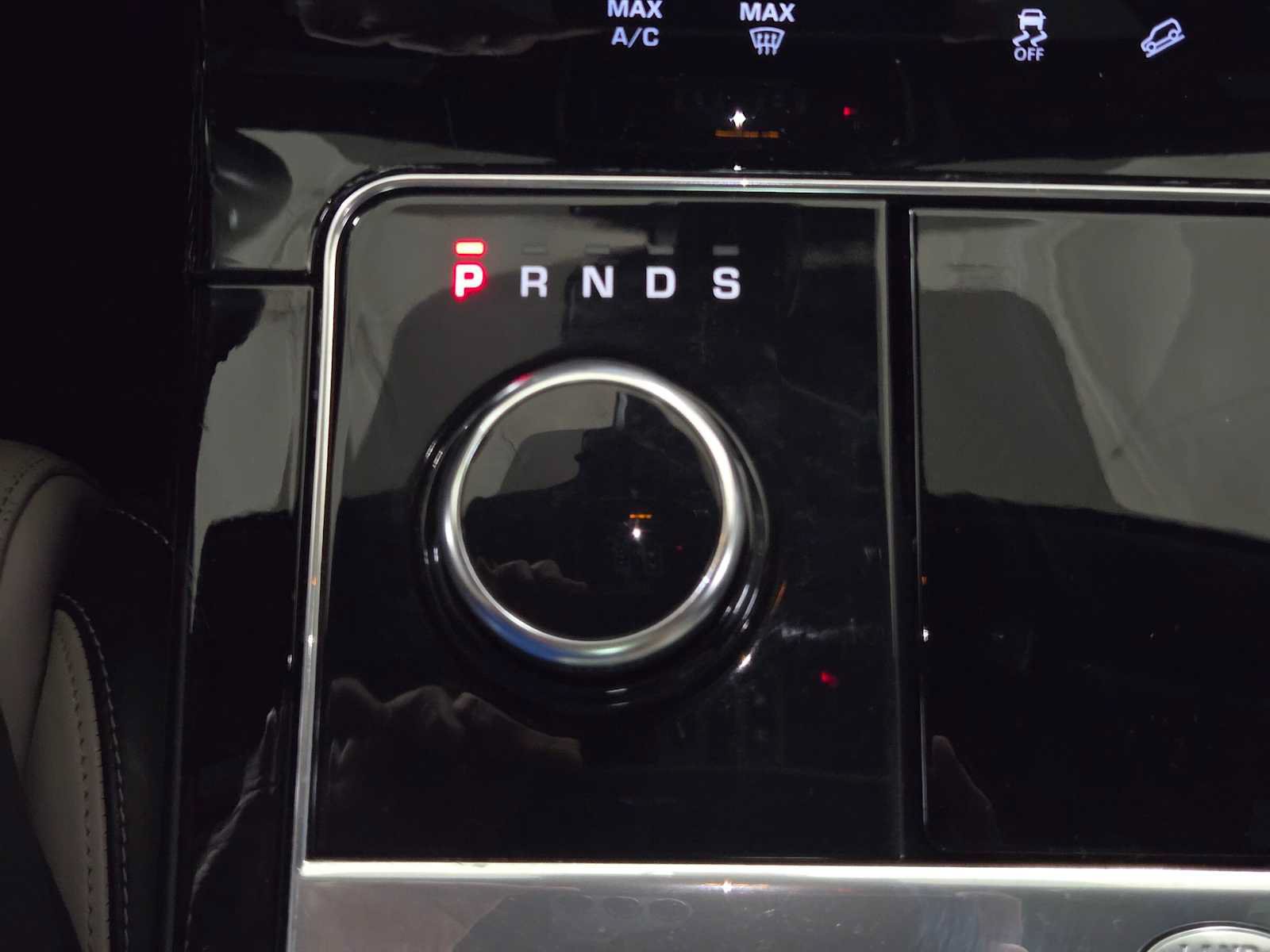 Used 2019 Land Rover Range Rover Velar R-Dynamic HSE AWD/4WD image 33