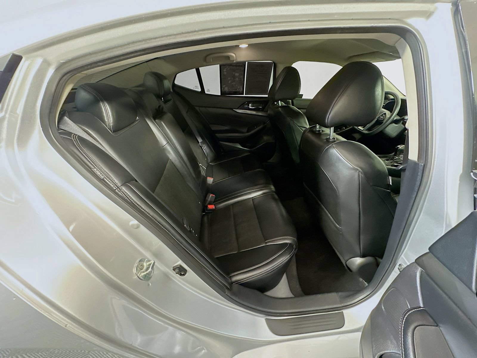 Used 2022 Nissan Maxima SV w/ Floor Mat Group FWD image 28